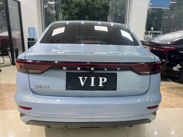 Geely Emgrand — Фото автомобиля 4