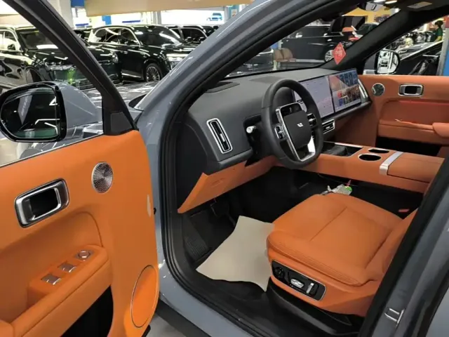 Li Auto L7 — Фото автомобиля 15