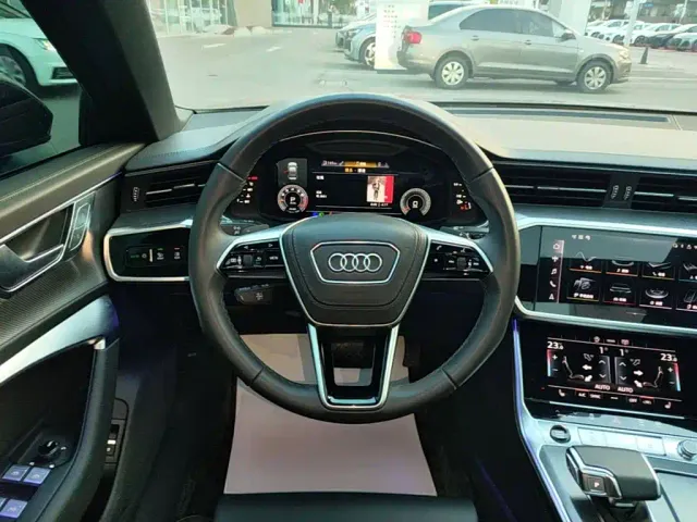 Audi A6L — Фото автомобиля 10