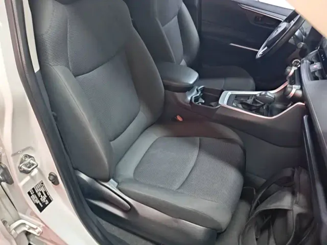 Toyota RAV4 — Фото автомобиля 24