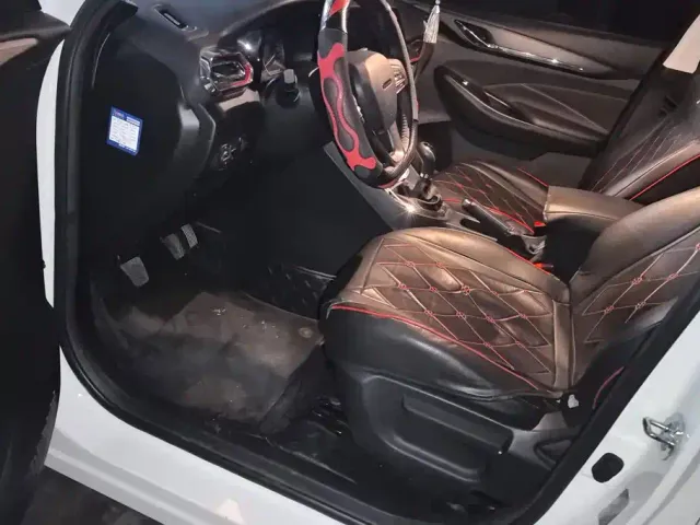 Changan Oushang X5 — Фото автомобиля 9