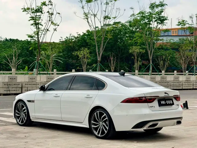 Jaguar XFL — Фото автомобиля 4