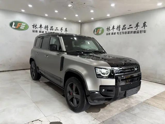 Land Rover Defender — Фото автомобиля 4