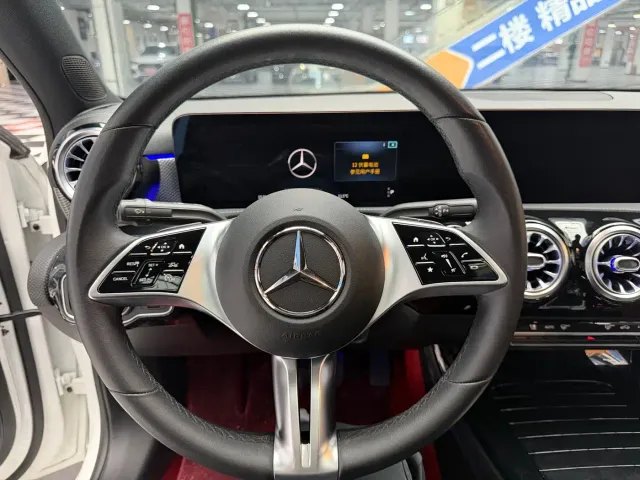Mercedes-Benz A-Class — Фото автомобиля 17