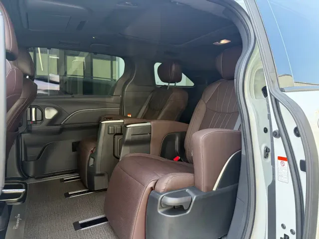 Toyota Granvia — Фото автомобиля 11