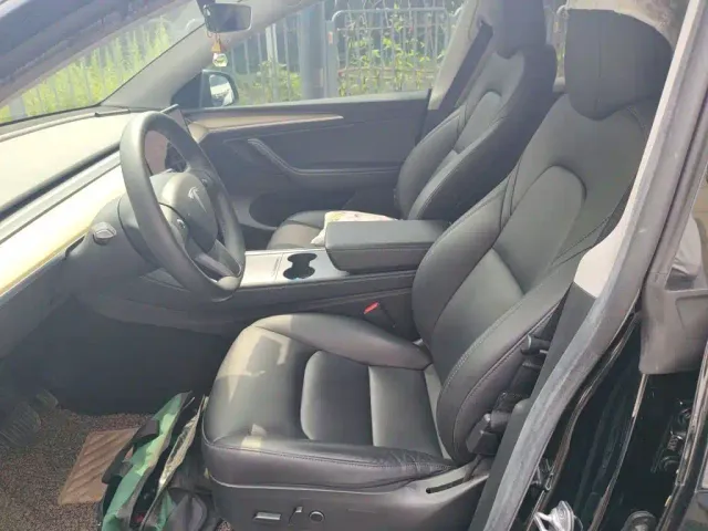 Tesla Model Y — Фото автомобиля 7