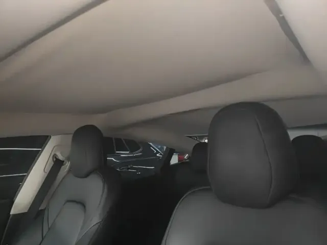 Tesla Model 3 — Фото автомобиля 17