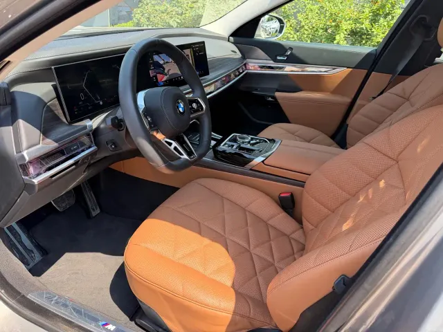 BMW 7 Series — Фото автомобиля 8
