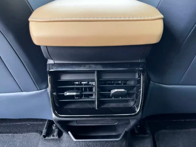 Geely Boyue L — Фото автомобиля 18