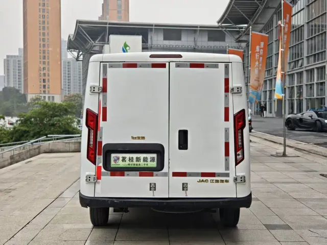 JAC Motors Van Boulevard — Фото автомобиля 6