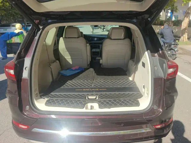 Buick Enclave — Фото автомобиля 4