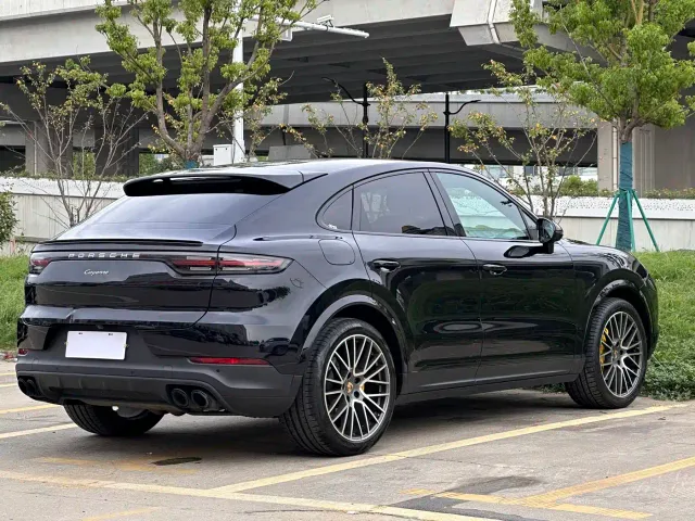 Porsche Cayenne — Фото автомобиля 26