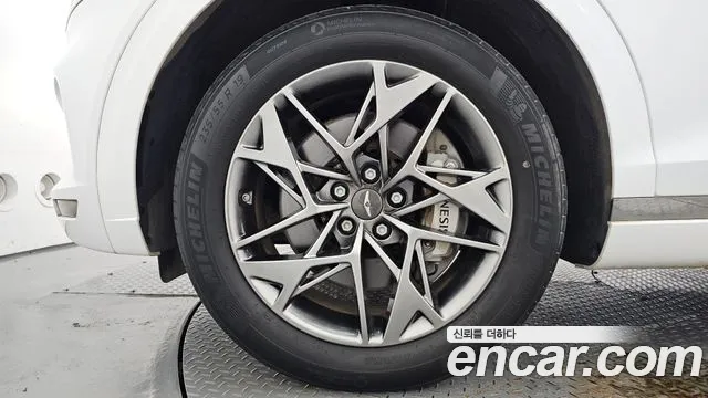 Genesis GV70 — Фото автомобиля 4