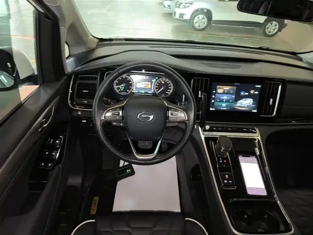 GAC Trumpchi M8 — Фото автомобиля 10
