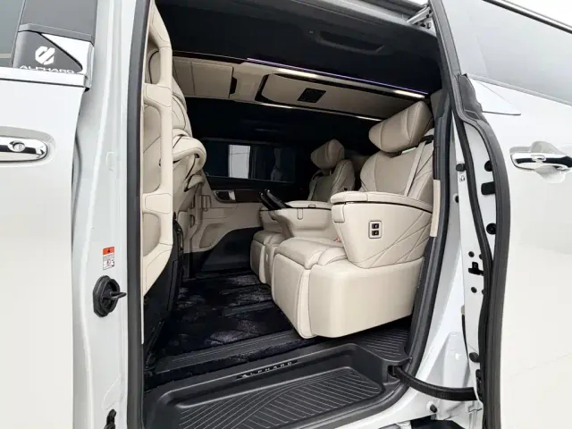Toyota Alphard — Фото автомобиля 13