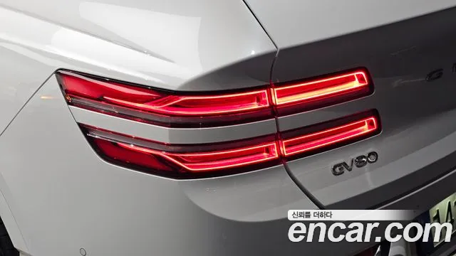 Genesis GV80 — Фото автомобиля 8