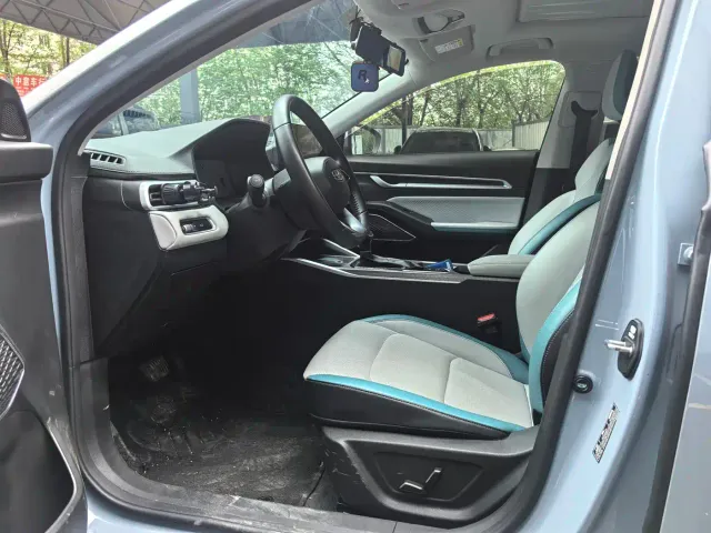 Geely Emgrand — Фото автомобиля 9