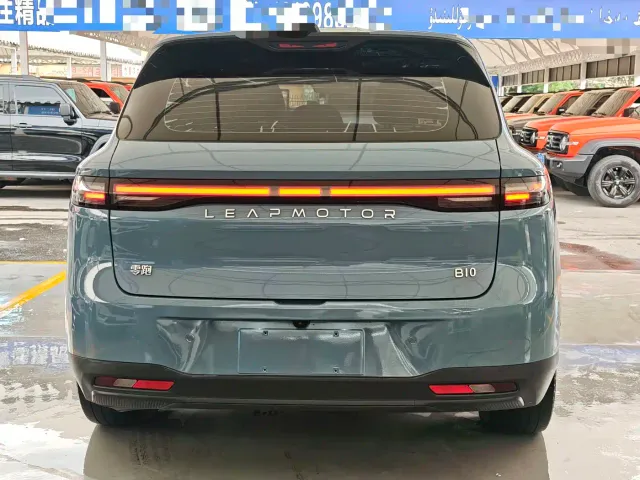 Leapmotor B10 — Фото автомобиля 8