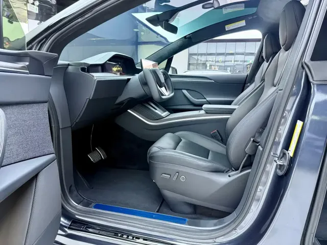 Tesla Model X 2023 Dual Motor All-Wheel Drive Edition — Фото автомобиля 4