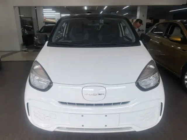 Roewe Clever — Фото автомобиля 2