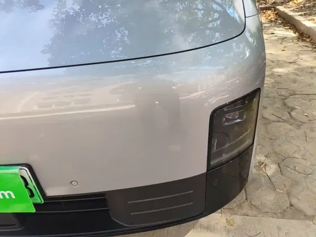 Li Auto MEGA — Фото автомобиля 23
