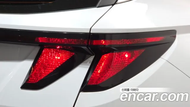 Hyundai Tucson Tucson (NX4) Бензин 1.6 турбо 2WD — Фото автомобиля 23