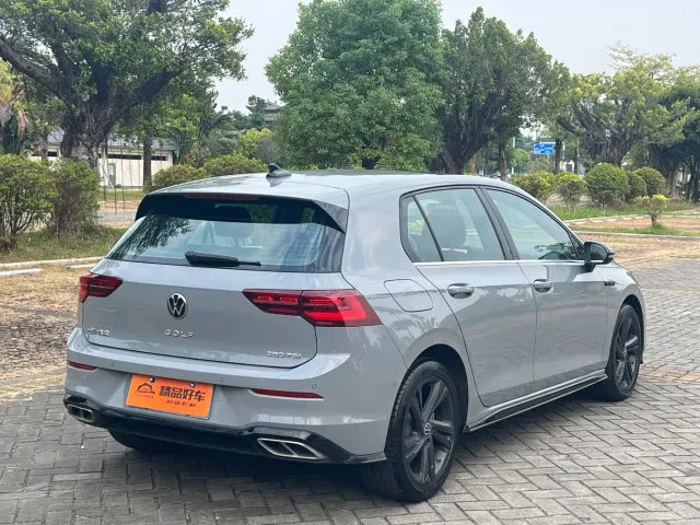 Volkswagen Golf — Фото автомобиля 18