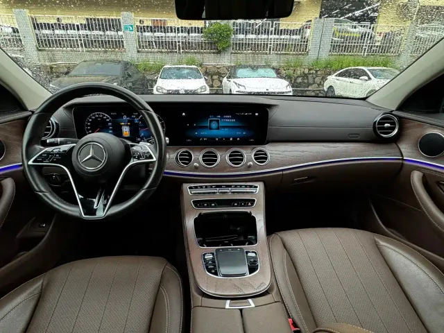 Mercedes-Benz E-Class — Фото автомобиля 9