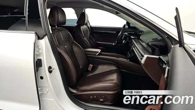 Hyundai Grandeur GN7 — Фото автомобиля 16