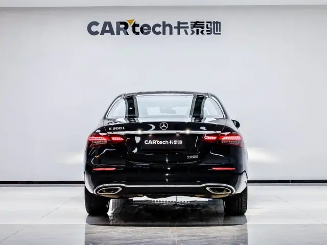 Mercedes-Benz E-Class — Фото автомобиля 5