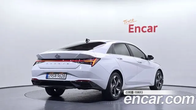 Hyundai Avante CN7 — Фото автомобиля 2
