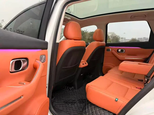 Leapmotor C10 — Фото автомобиля 17