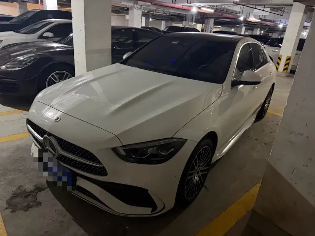 Фотография автомобиля — Mercedes-Benz C-Class