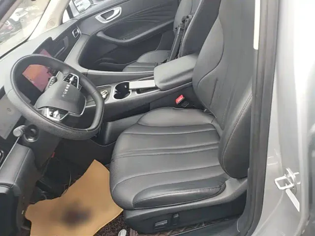 Roewe D7 — Фото автомобиля 14