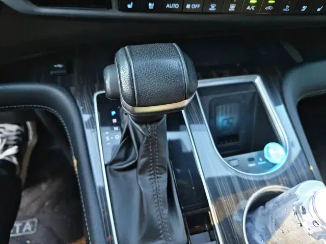 Toyota Sienna — Фото автомобиля 6