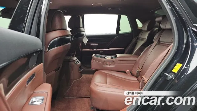 Genesis G90 Бензин 3.5 турбо AWD — Фото автомобиля 11