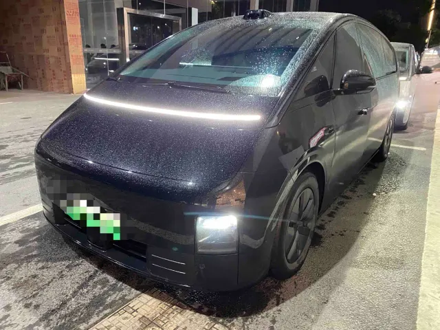 Фотография автомобиля — Li Auto MEGA