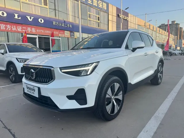 Фотография автомобиля — Volvo XC40