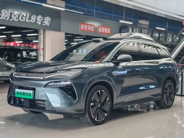 BYD Tang L — Фото автомобиля 3