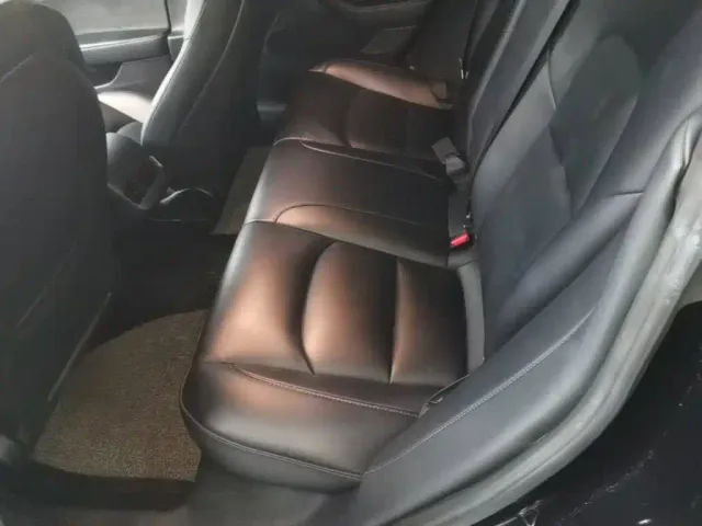 Tesla Model 3 — Фото автомобиля 16