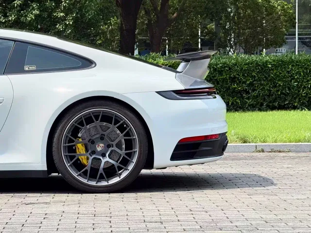 Porsche 911 — Фото автомобиля 6