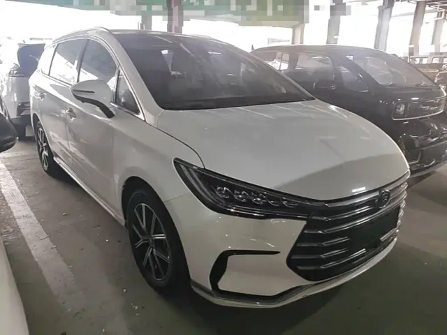 BYD Song MAX — Фото автомобиля 3