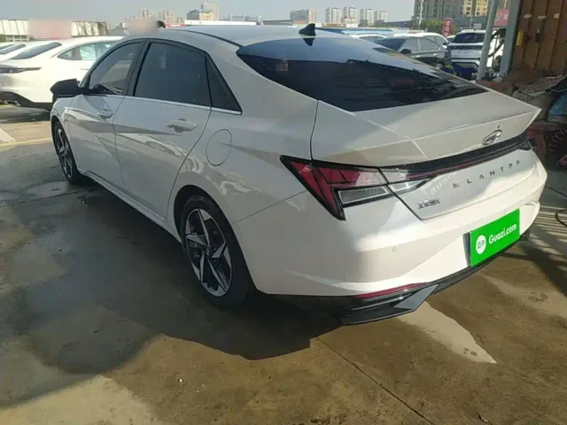 Hyundai Elantra — Фото автомобиля 4