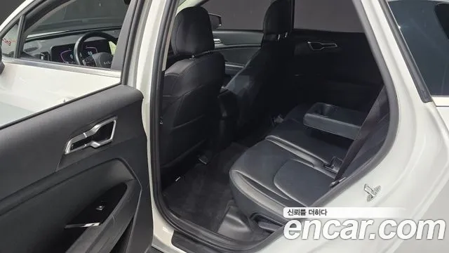 Kia Sportage Sportage 5-е поколение Бензин 1.6 турбо 2WD — Фото автомобиля 11