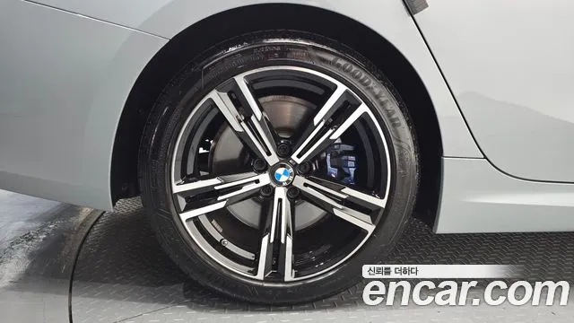BMW 3-Series 3 серия (G20) 320i M Sport — Фото автомобиля 4
