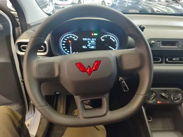 Wuling Hongguang — Фото автомобиля 10