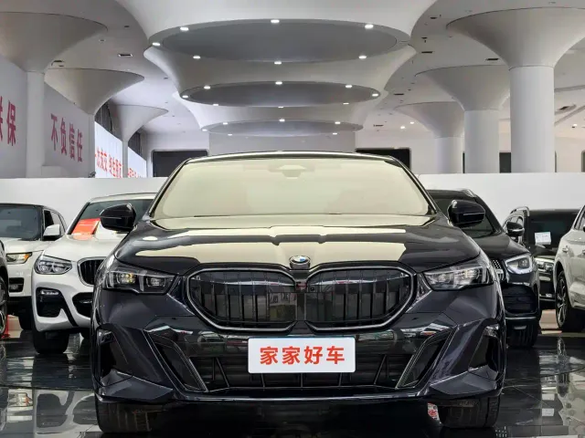 BMW 5 Series — Фото автомобиля 2