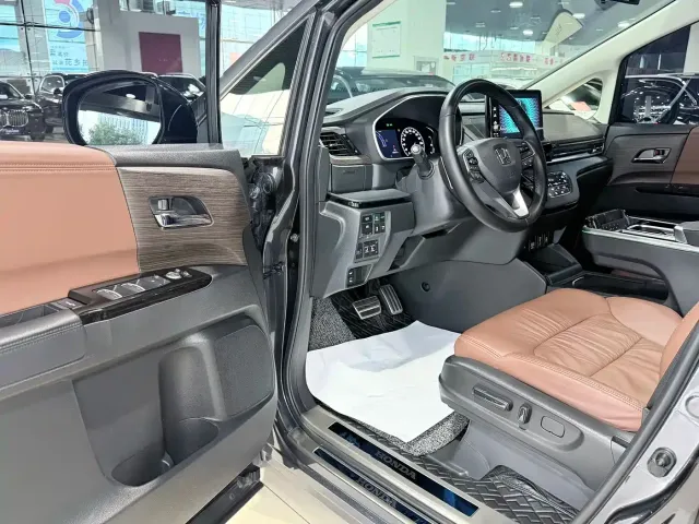 Honda Odyssey — Фото автомобиля 4