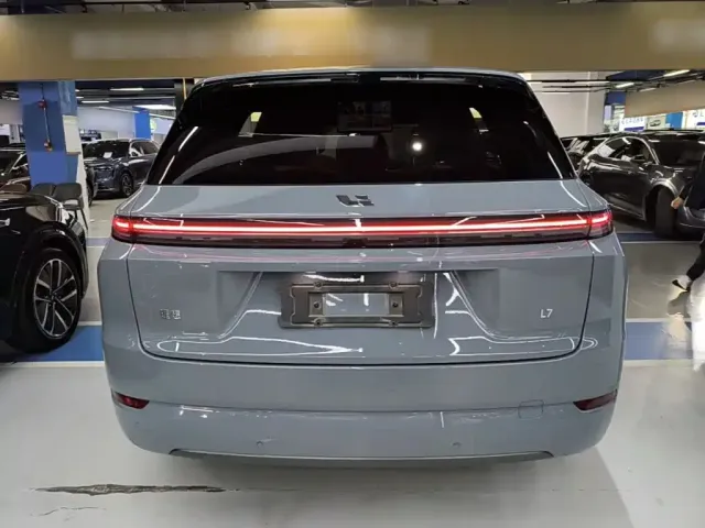 Li Auto L7 — Фото автомобиля 5