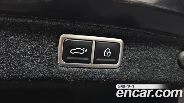 Hyundai Grandeur Grandeur (GN7) 2.5 Бензин 2WD — Фото автомобиля 14